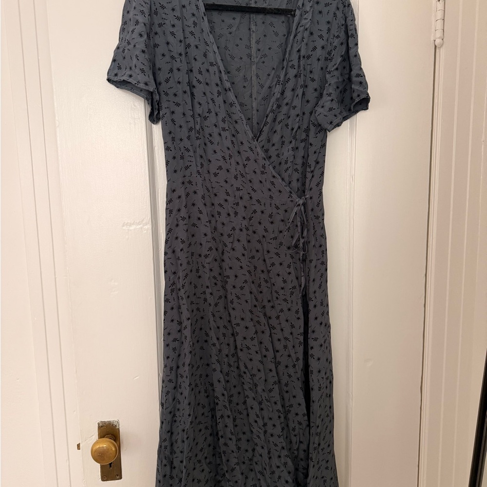 LACAUSA Floral Wrap Dress